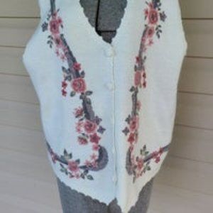 Alfred Dunner Floral Granny Sweater Vest